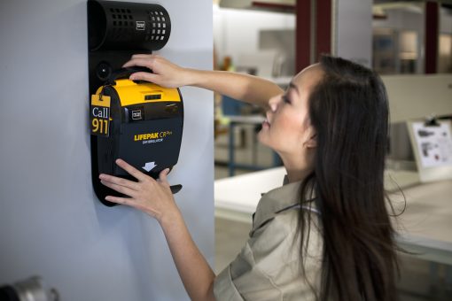 inspection_et_maintenance_de_défibrillateur_2_Lifepak